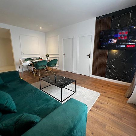 105 Quadratmeter Apartment, Parkplatz, Kinderfreundlich, 6 Personen, Wifi, Vollausgestattete Kueche, Crimmitschau Exteriér fotografie