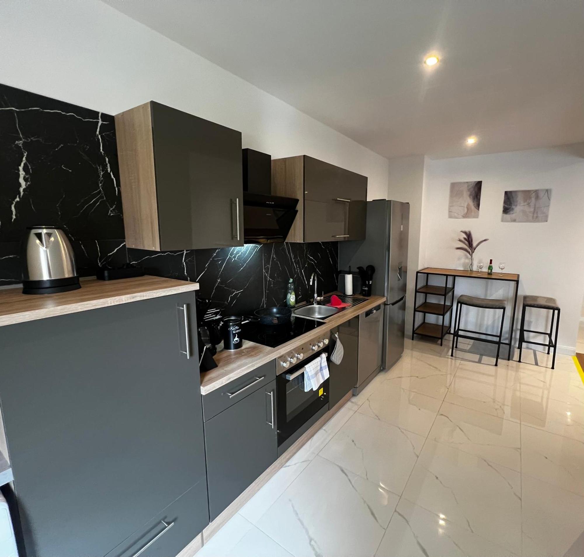 105 Quadratmeter Apartment, Parkplatz, Kinderfreundlich, 6 Personen, Wifi, Vollausgestattete Kueche, Crimmitschau Exteriér fotografie