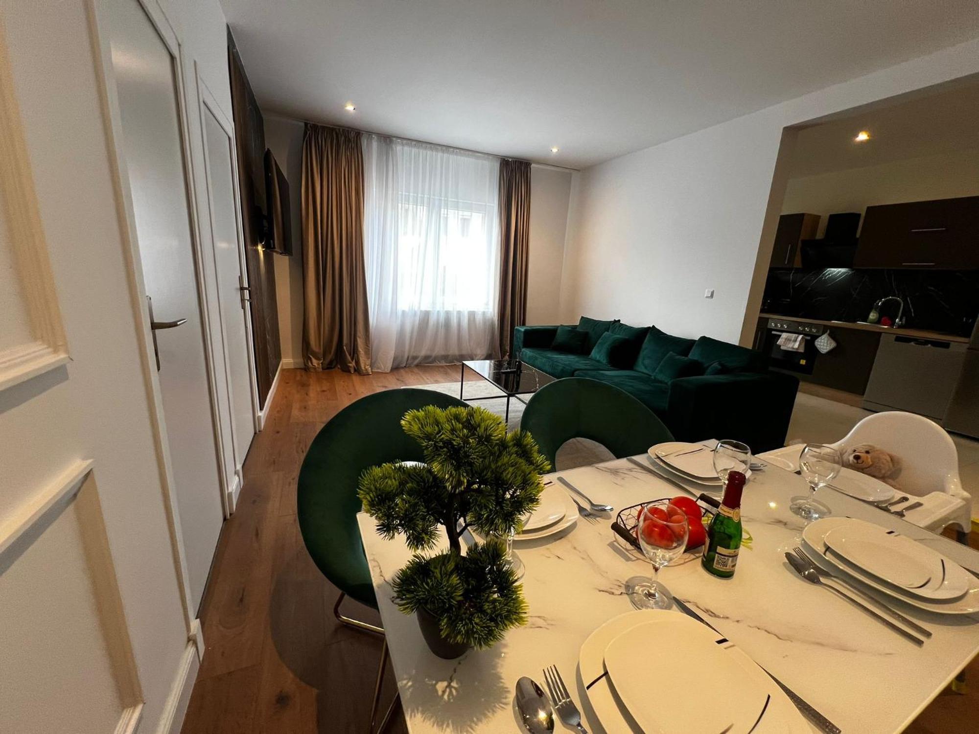 105 Quadratmeter Apartment, Parkplatz, Kinderfreundlich, 6 Personen, Wifi, Vollausgestattete Kueche, Crimmitschau Exteriér fotografie