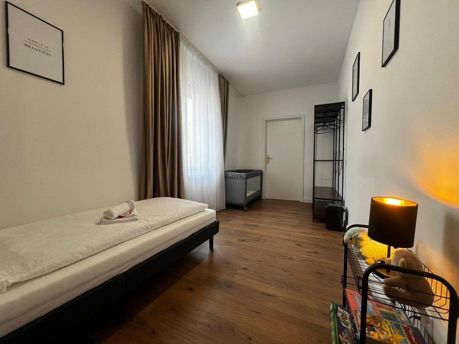 105 Quadratmeter Apartment, Parkplatz, Kinderfreundlich, 6 Personen, Wifi, Vollausgestattete Kueche, Crimmitschau Exteriér fotografie