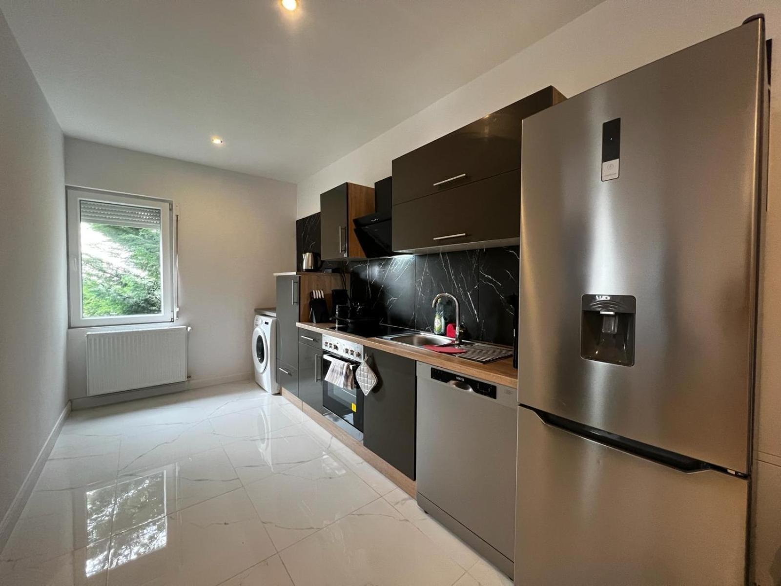 105 Quadratmeter Apartment, Parkplatz, Kinderfreundlich, 6 Personen, Wifi, Vollausgestattete Kueche, Crimmitschau Exteriér fotografie