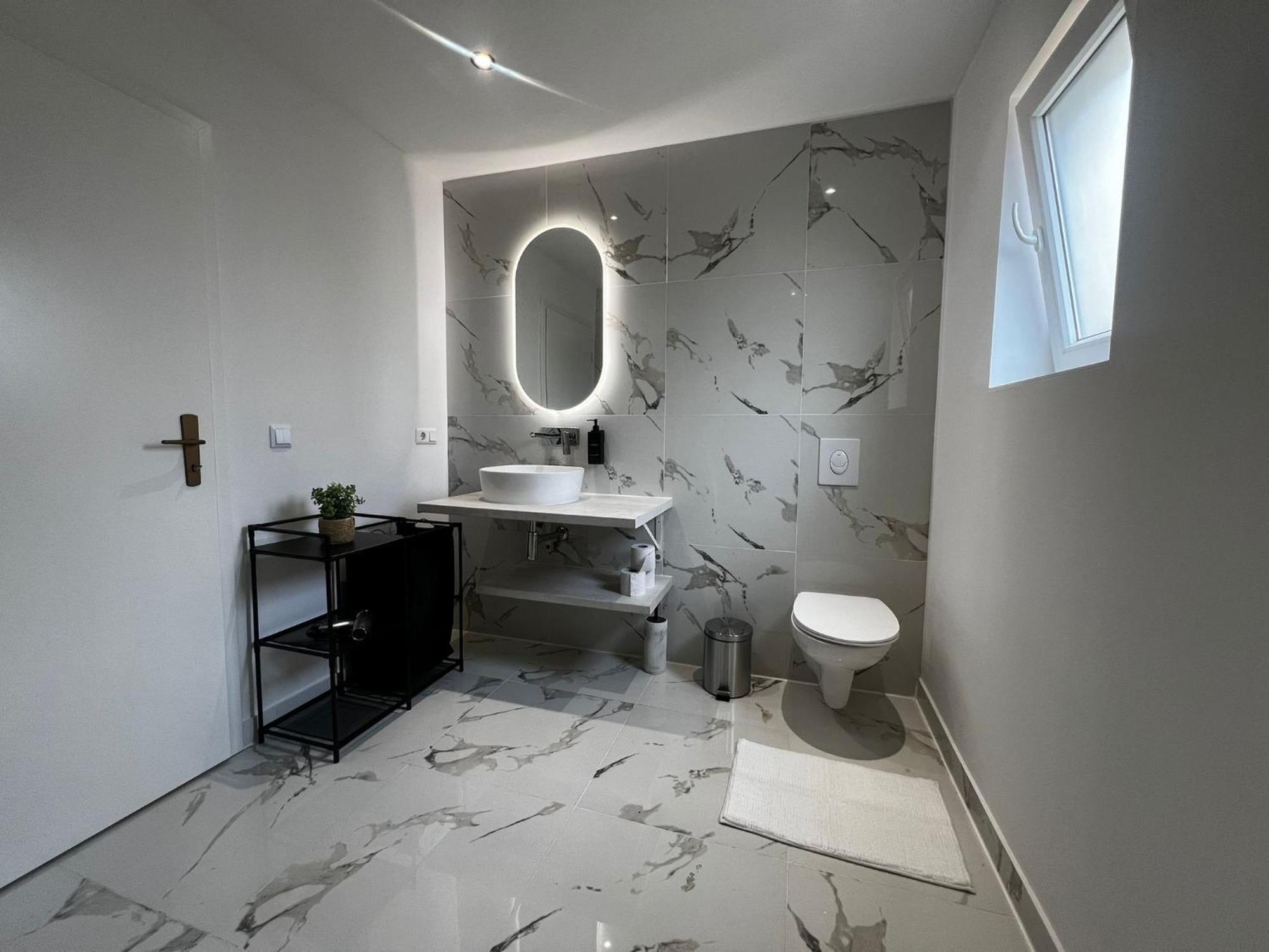 105 Quadratmeter Apartment, Parkplatz, Kinderfreundlich, 6 Personen, Wifi, Vollausgestattete Kueche, Crimmitschau Exteriér fotografie