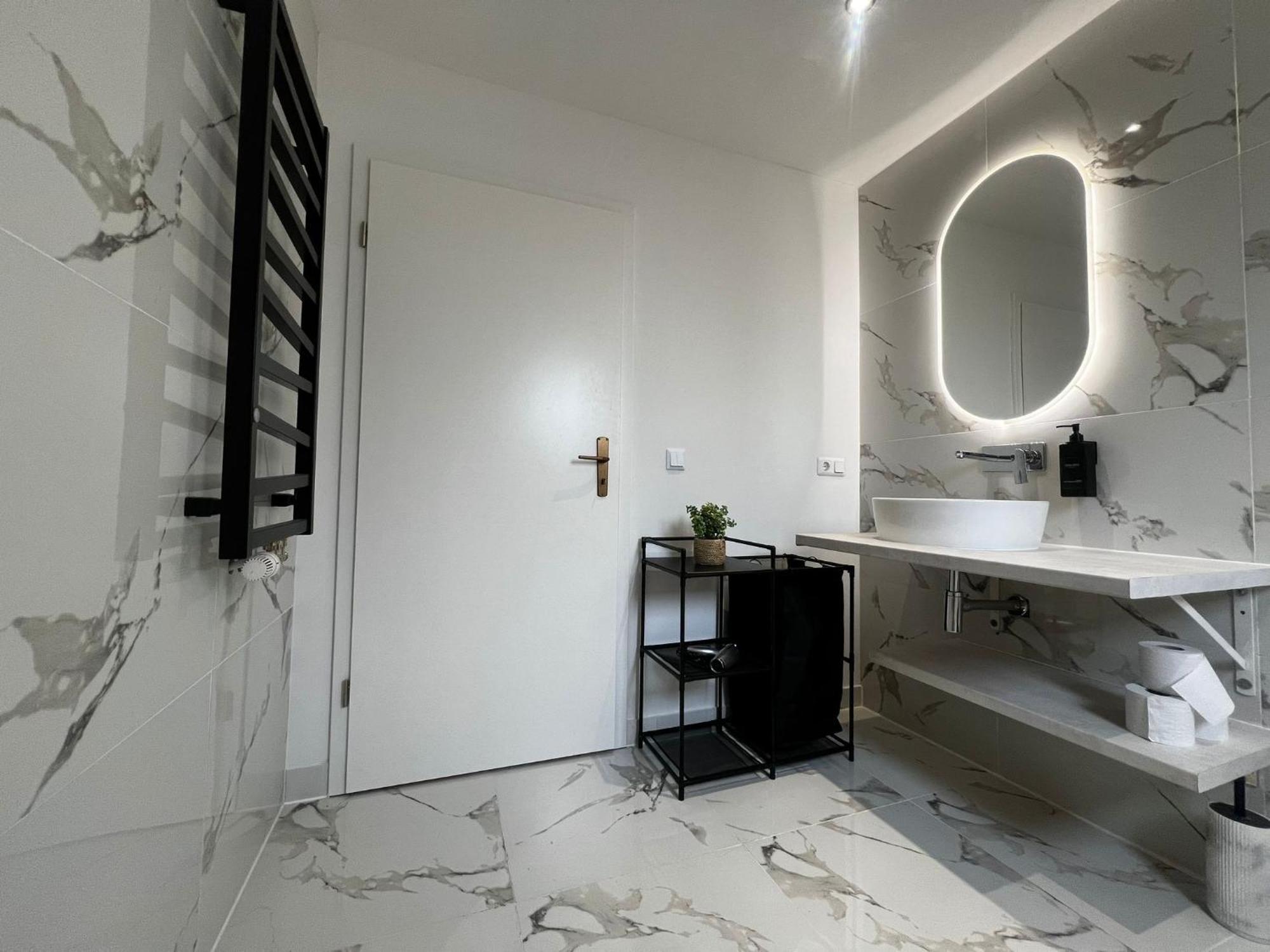105 Quadratmeter Apartment, Parkplatz, Kinderfreundlich, 6 Personen, Wifi, Vollausgestattete Kueche, Crimmitschau Exteriér fotografie